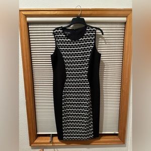 Woman’s Even picone sleeveless dress